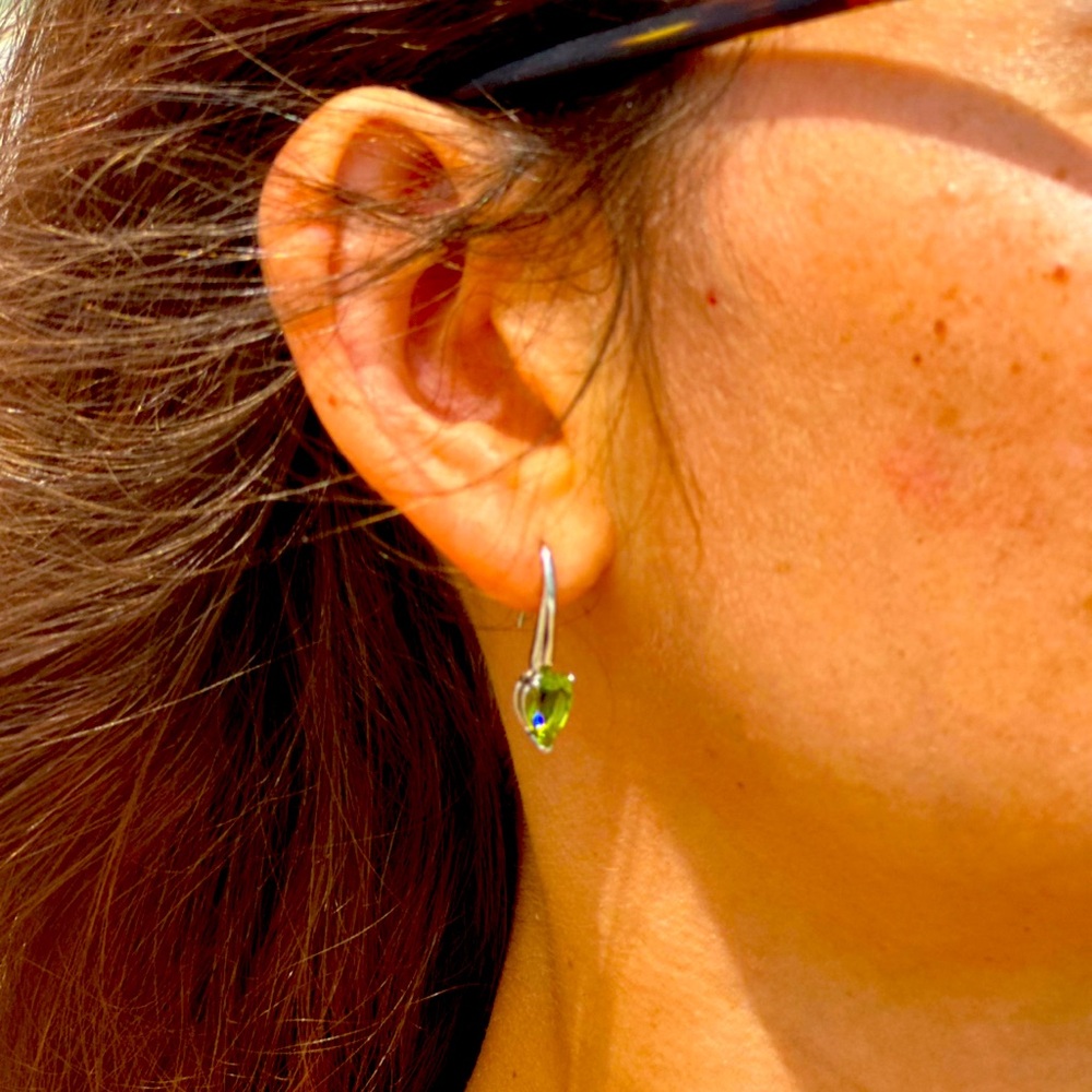 Earrings in 925 silver with natural peridot 3.25 tcw